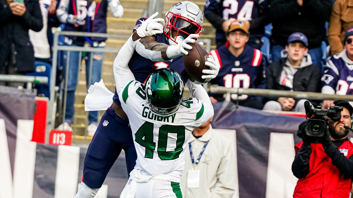 New England Patriots wide receiver N'Keal Harry (1), New York Jets cornerback Javelin Guidry (40)
