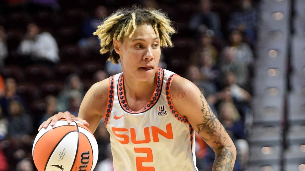 CT Sun guard Natisha Hiedeman