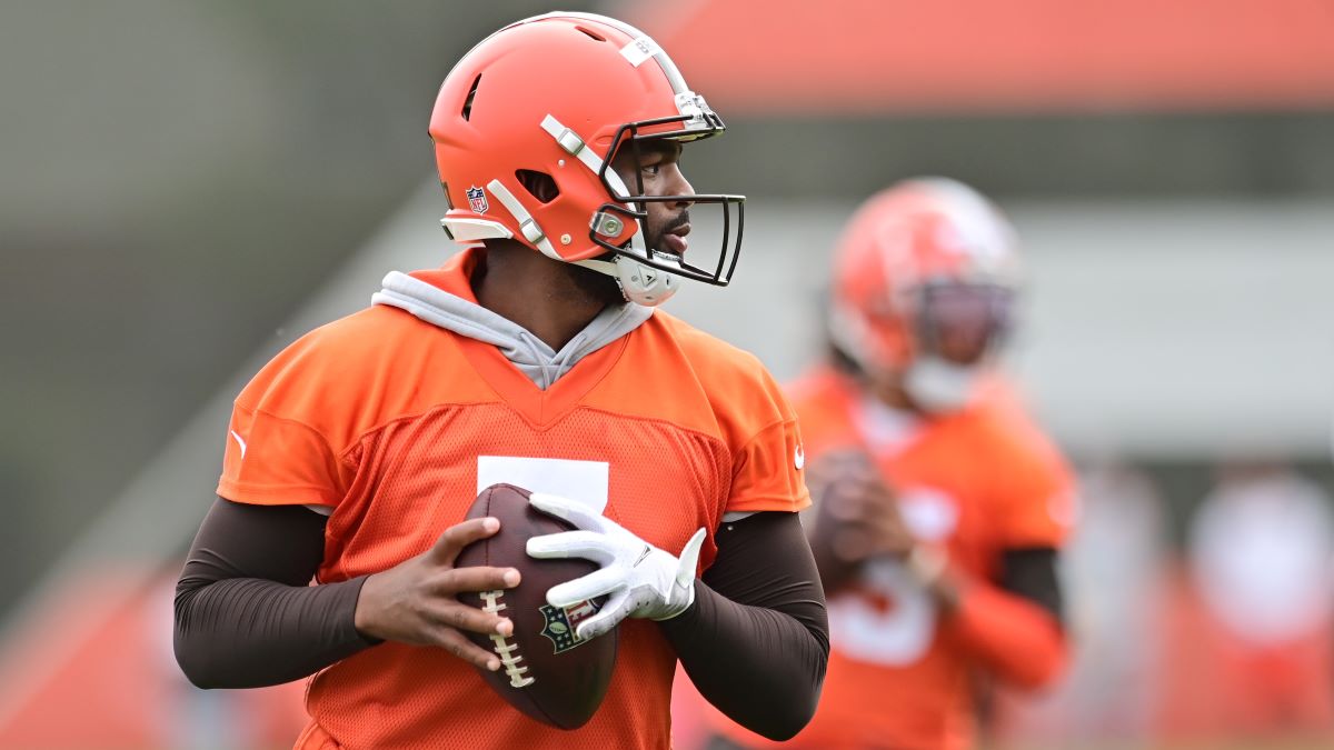 Cleveland Browns quarterback Jacoby Brissett