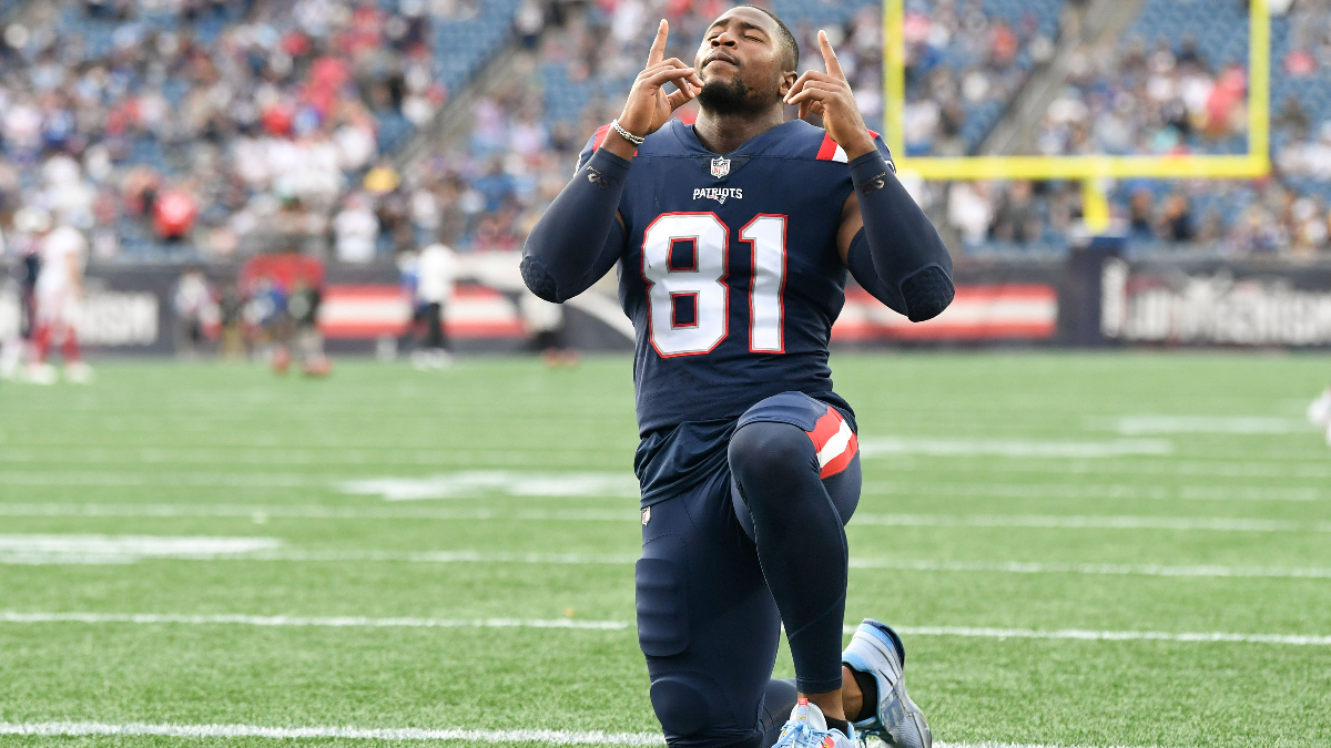 New England Patriots tight end Jonnu Smith