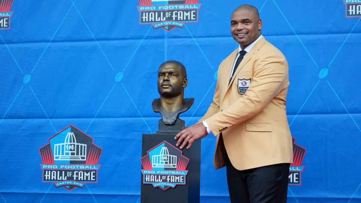 Former Patriots defensive lineman Richard Seymour