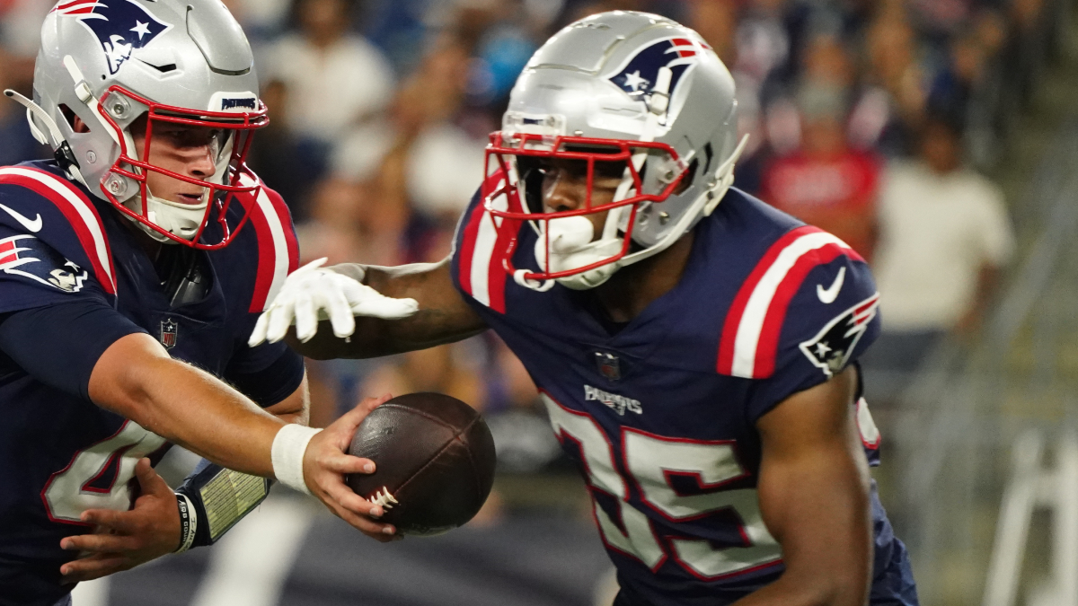 New England Patriots running back Pierre Strong