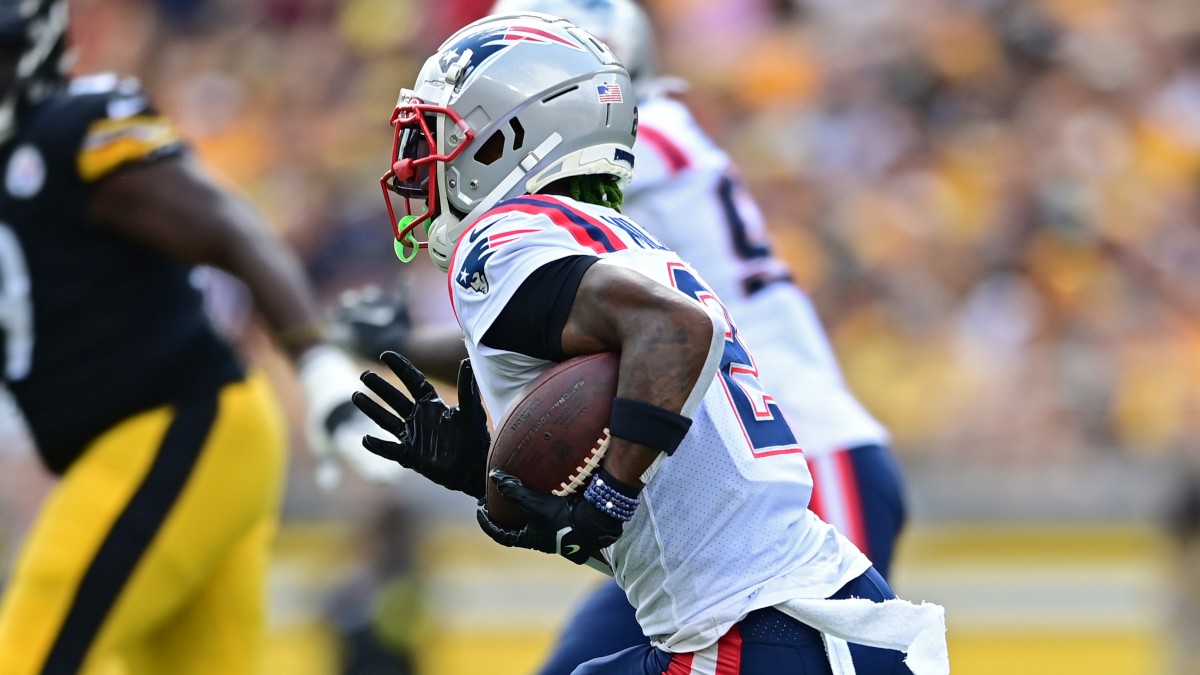 New England Patriots cornerback Jalen Mills