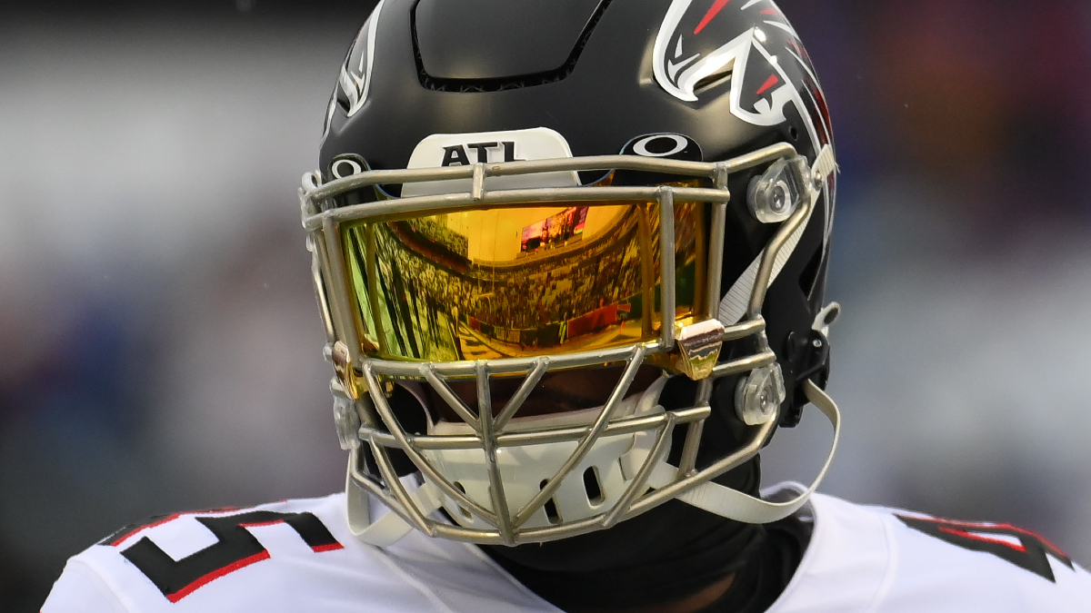 Cleveland Browns inside linebacker Deion Jones