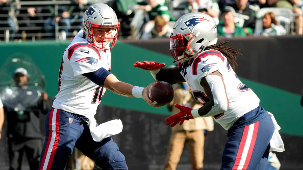 Patriots quarterback Mac Jones