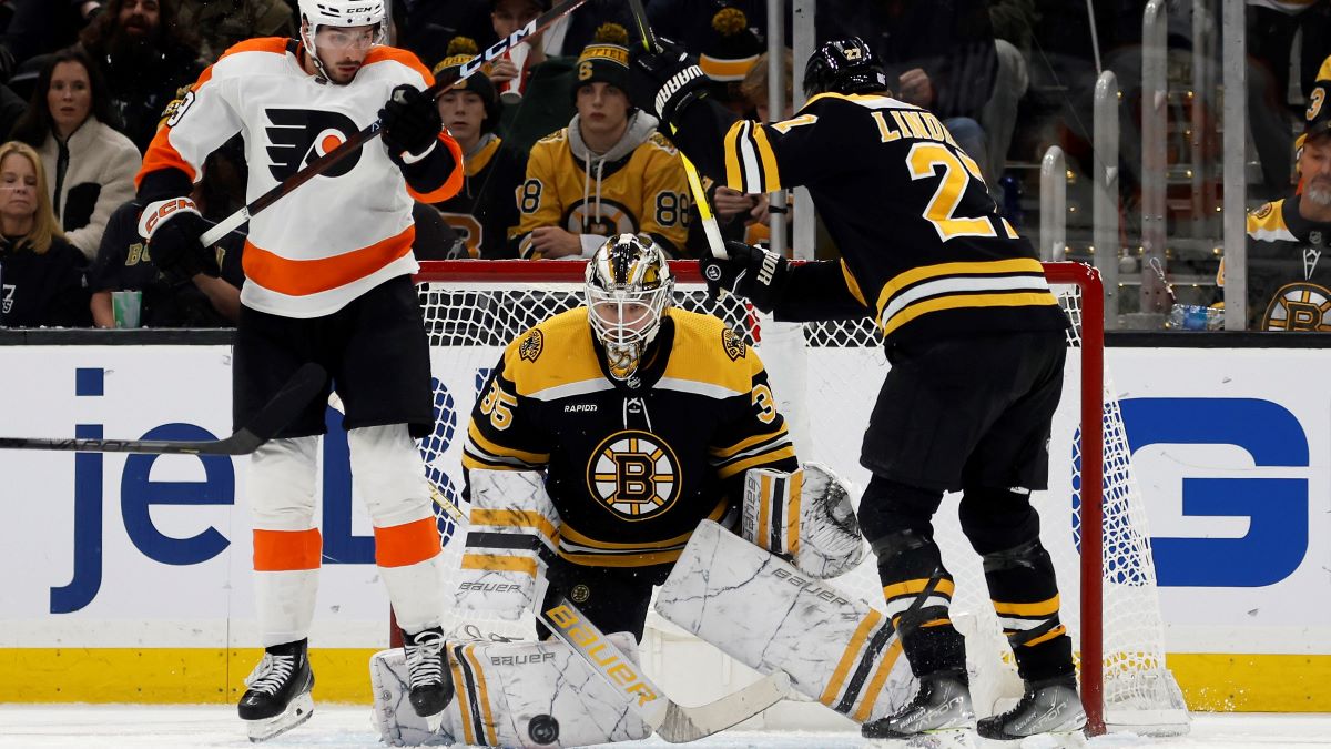 Boston Bruins goalie Linus Ullmark