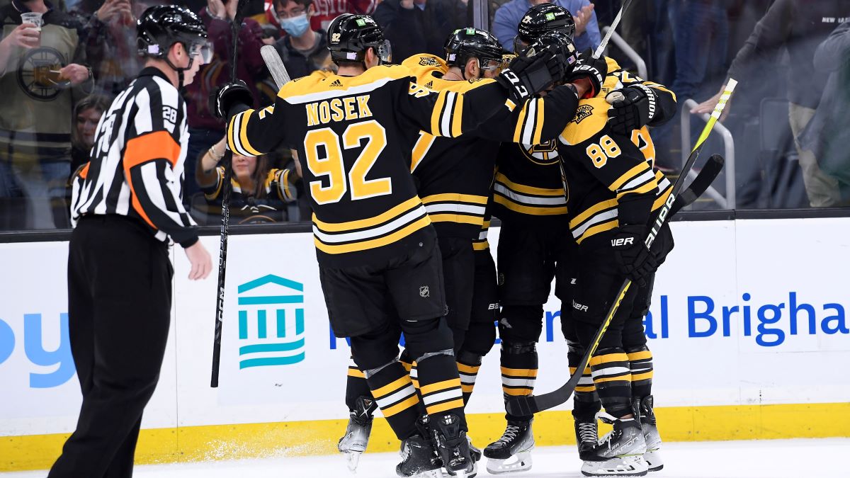 Boston Bruins forward Tomas Nosek