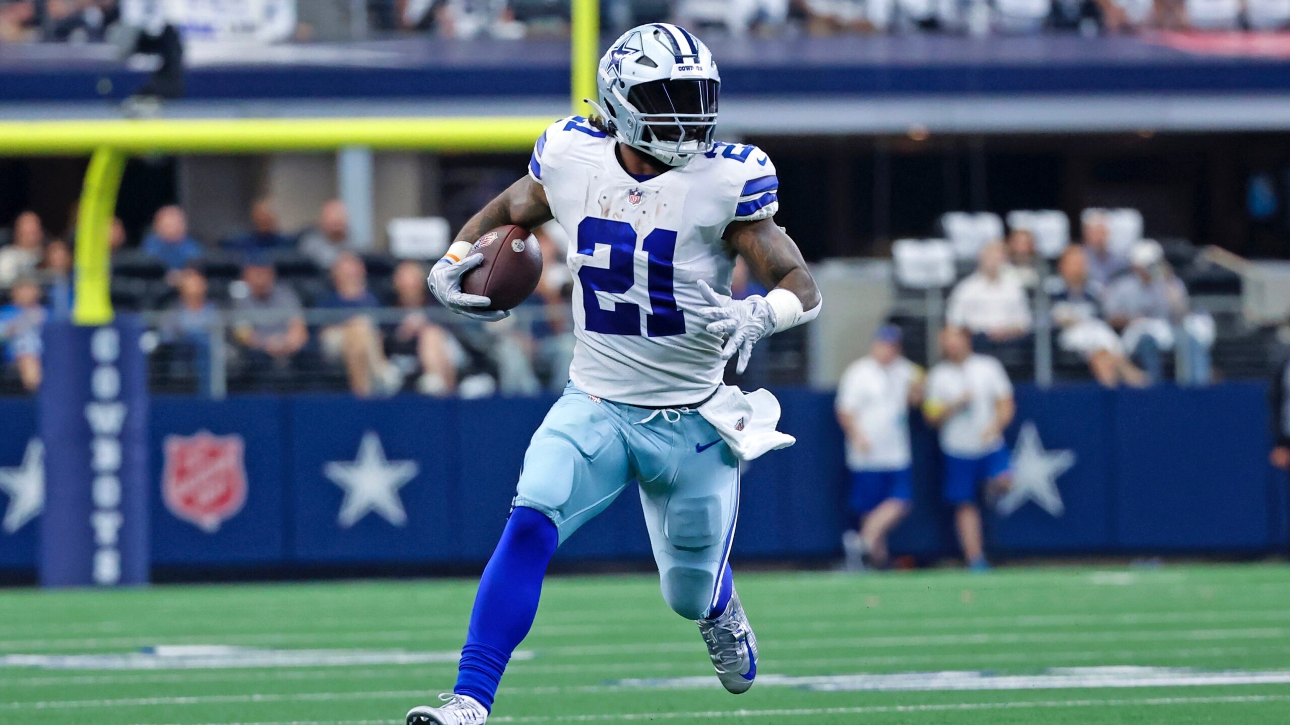 NFL: Detroit Lions at Dallas Cowboys
