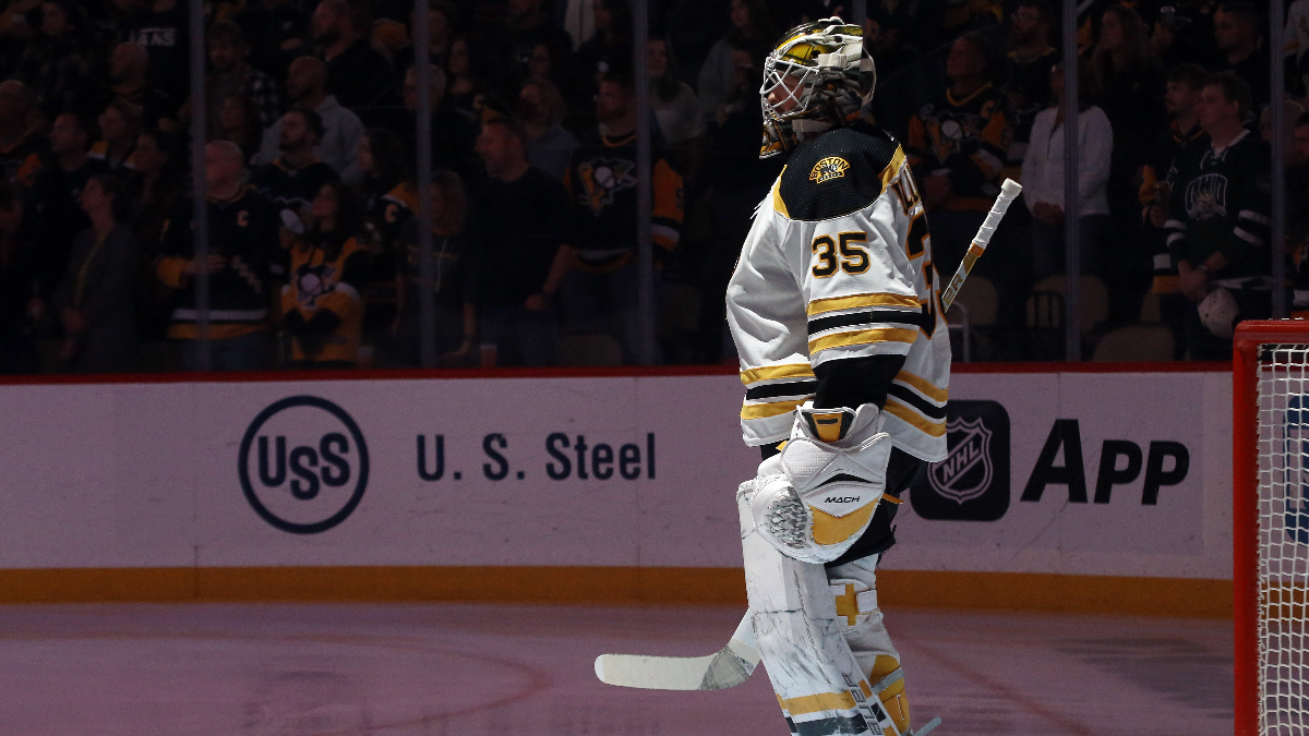 Boston Bruins goalie Linus Ullmark