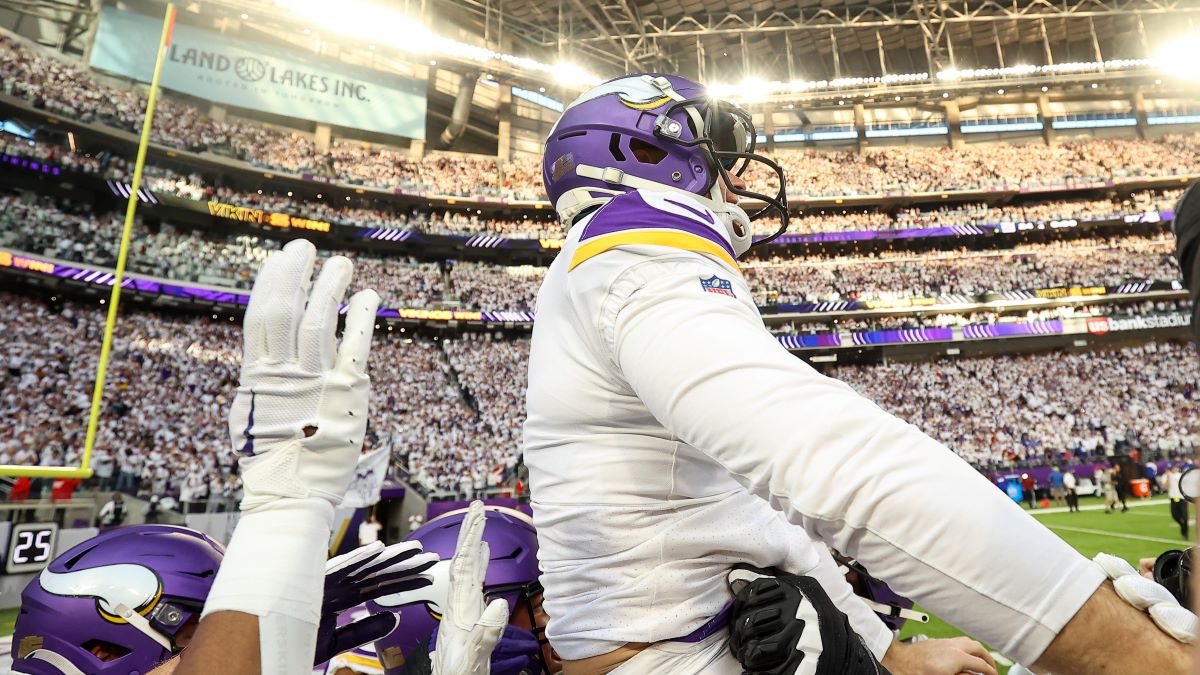 Minnesota Vikings kicker Greg Joseph