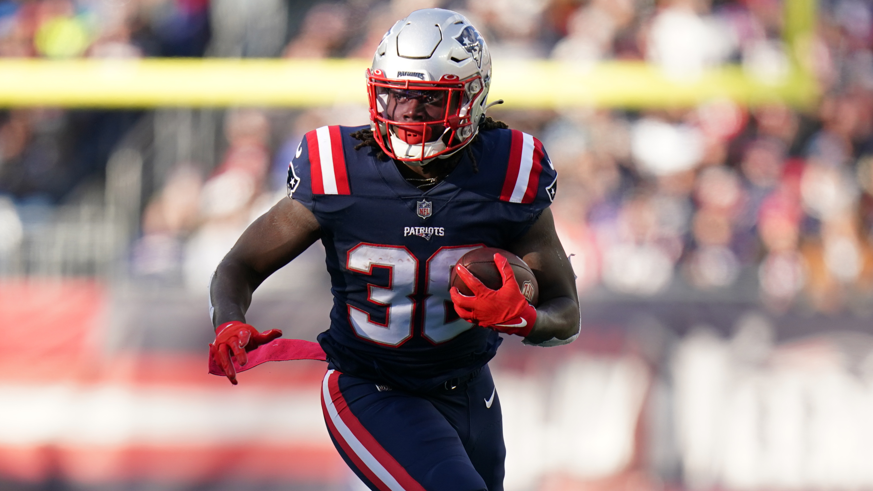 Patriots running back Rhamondre Stevenson