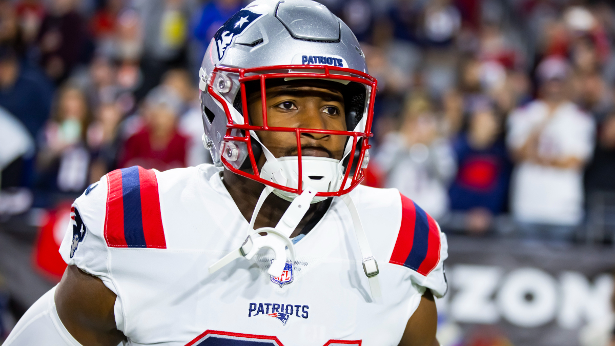 New England Patriots tight end Jonnu Smith