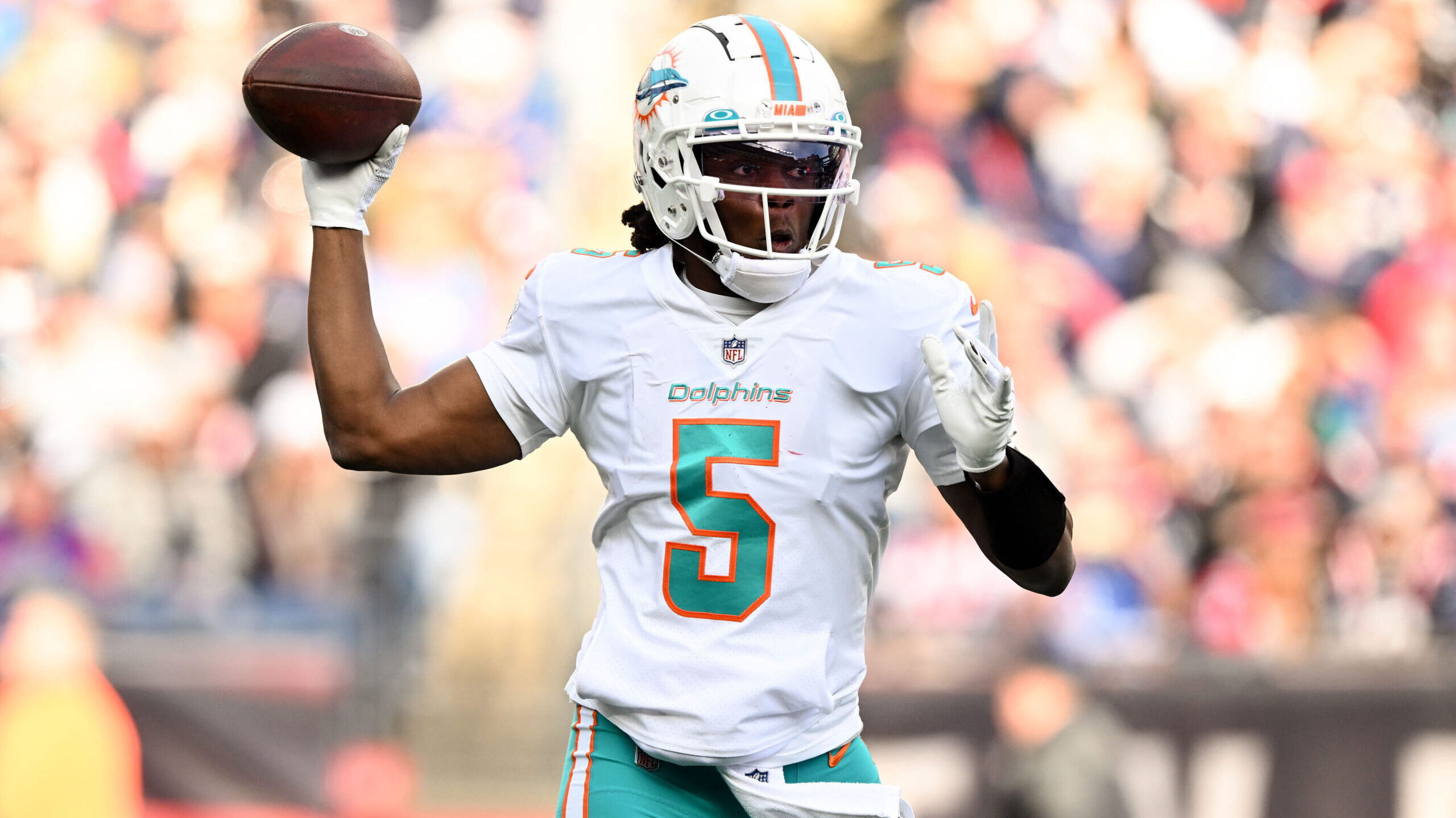 NFL: Miami Dolphins at New England Patriots