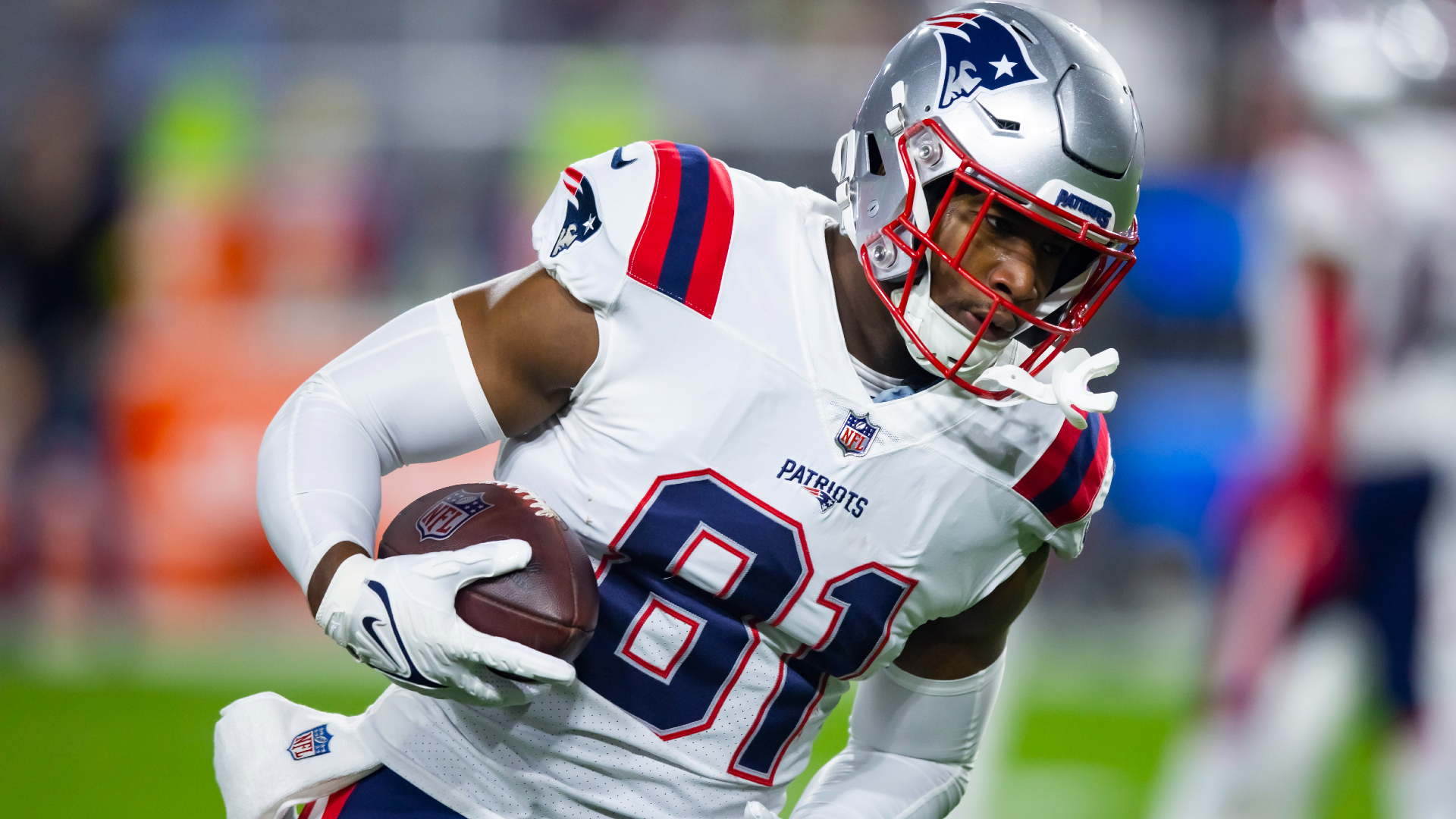 New England Patriots tight end Jonnu Smith