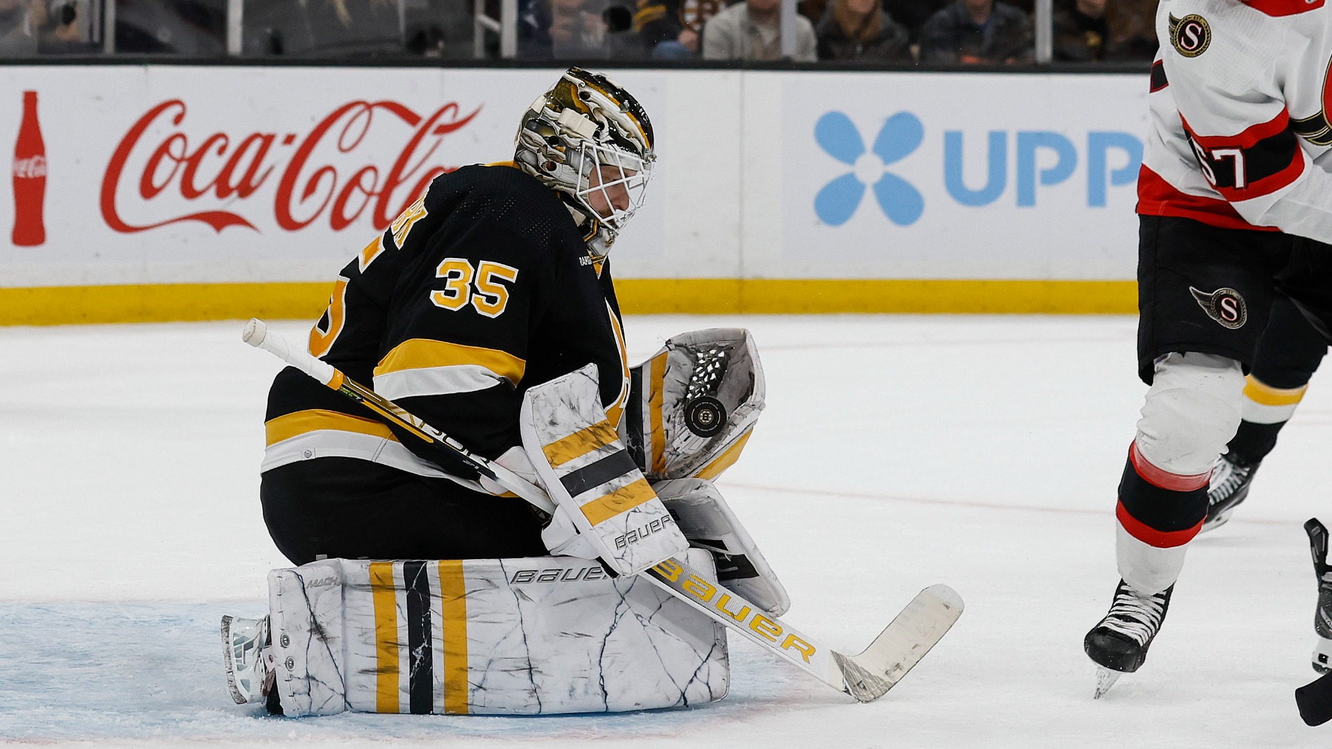 Boston Bruins goaltender Linus Ullmark