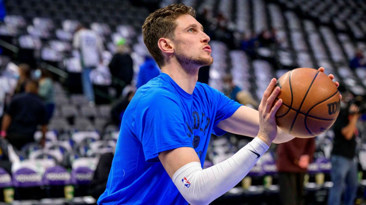 Boston Celtics forward Mike Muscala