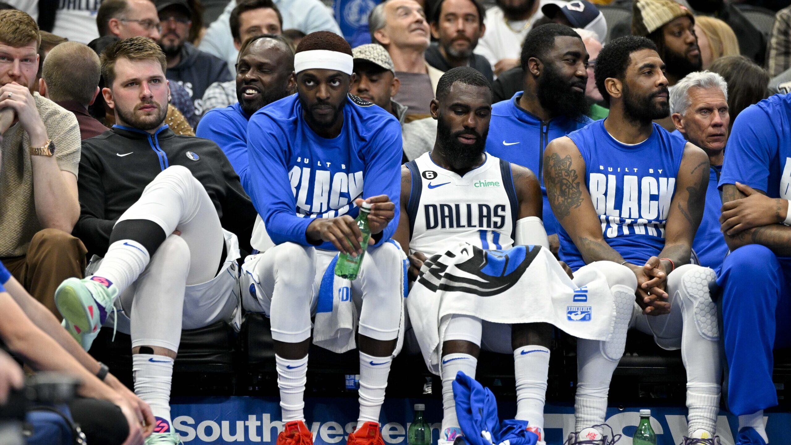 NBA: San Antonio Spurs at Dallas Mavericks