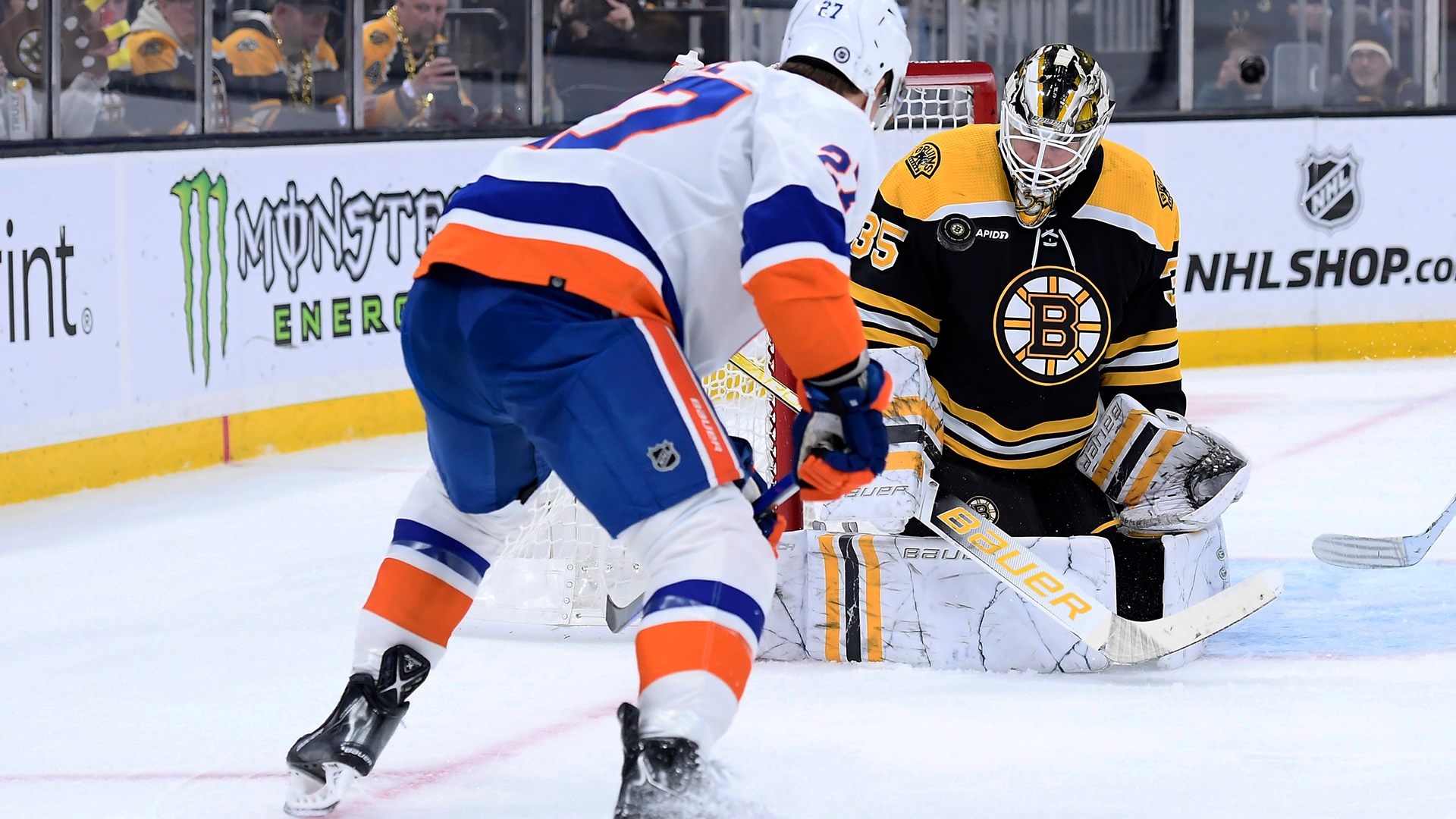 Boston Bruins Goaltender Linus Ullmark