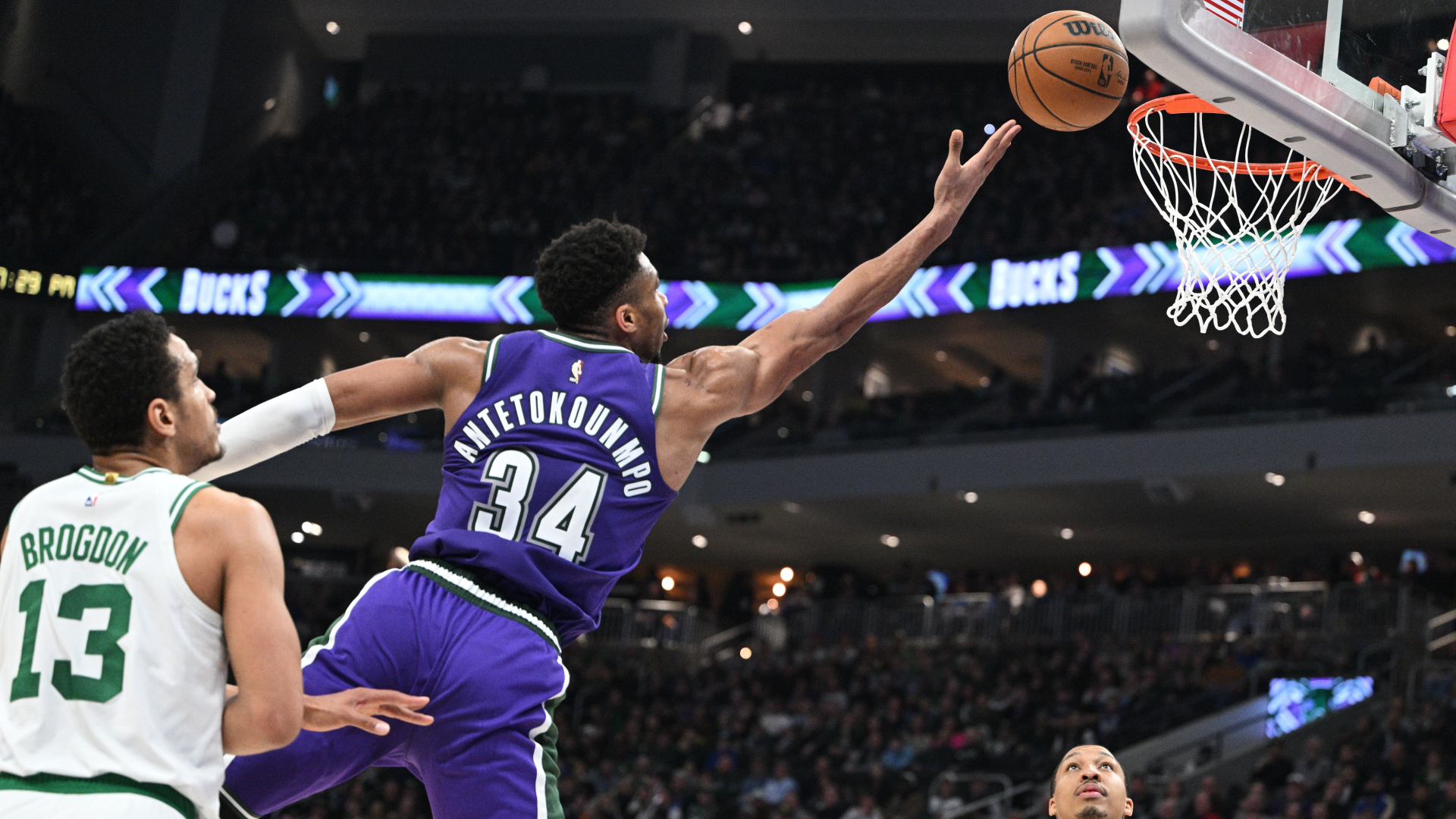 Milwaukee Bucks forward Giannis Antetokounmpo