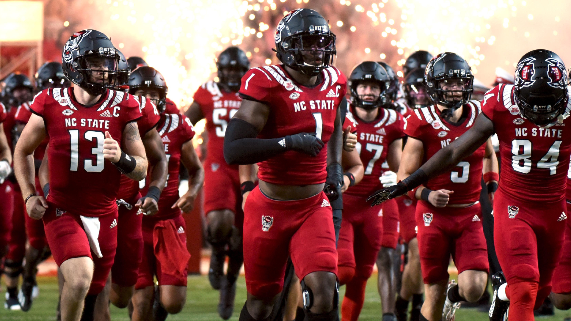 North Carolina State Wolfpack linebacker Isaiah Moore