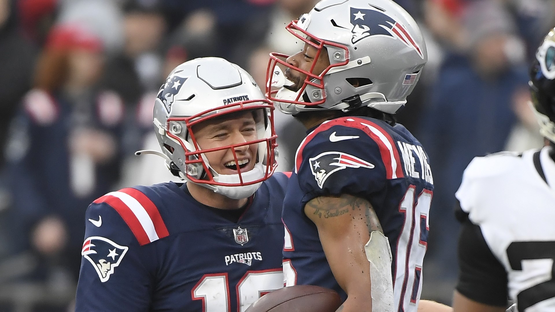 Mac Jones, Jakobi Meyers