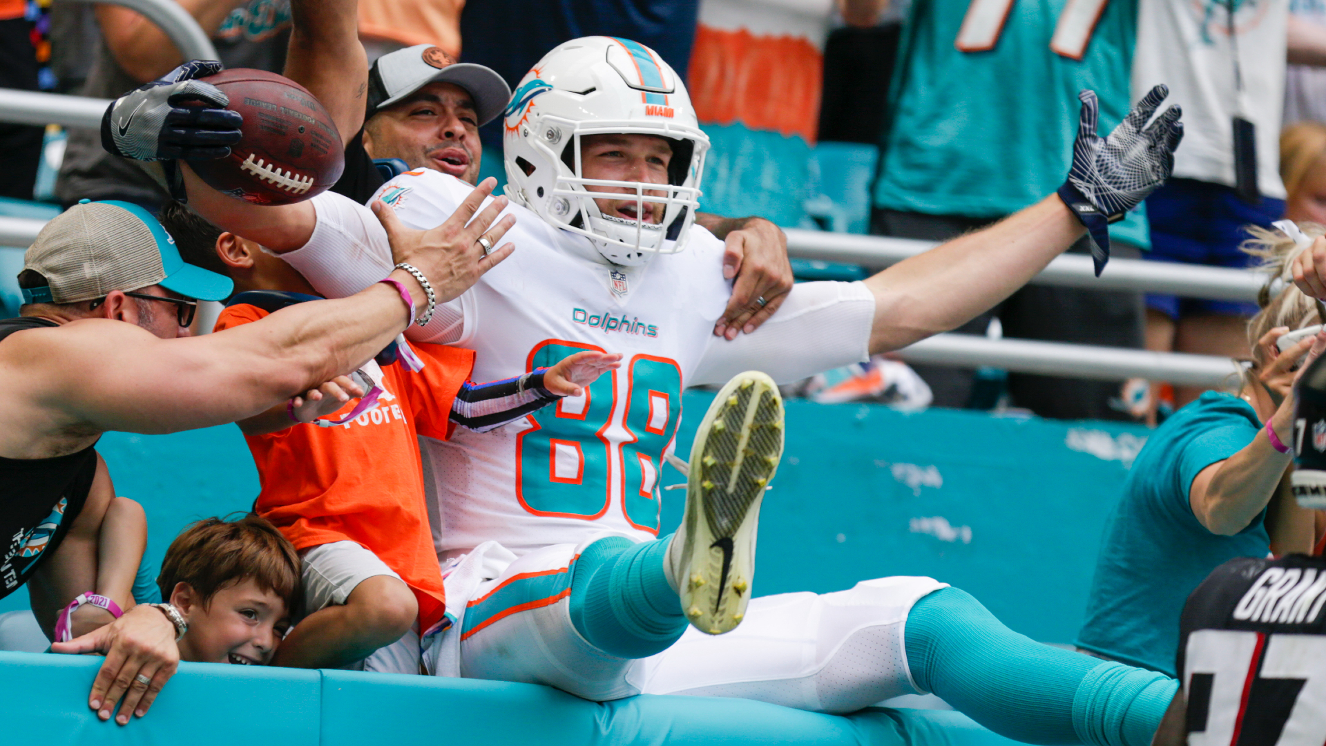 New England Patriots tight end Mike Gesicki