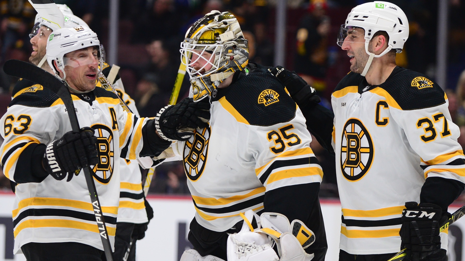 Boston Bruins goalie Linus Ullmark