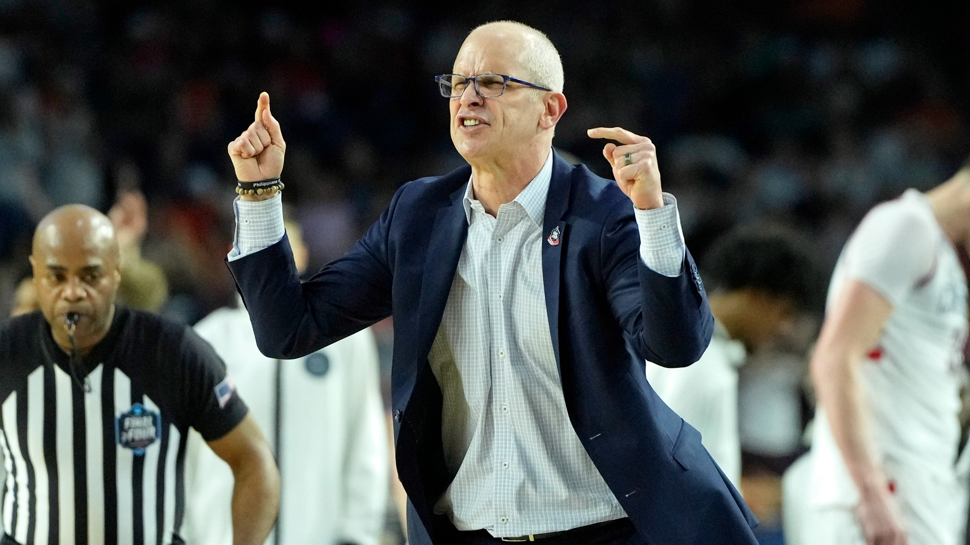 Connecticut Huskies head coach Dan Hurley
