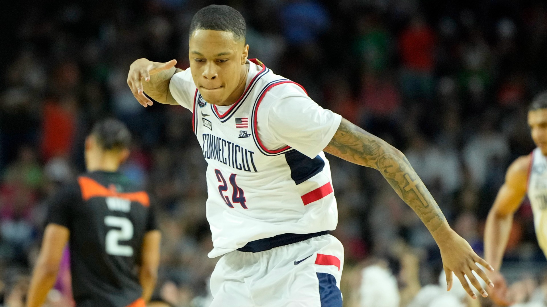 Connecticut Huskies guard Jordan Hawkins