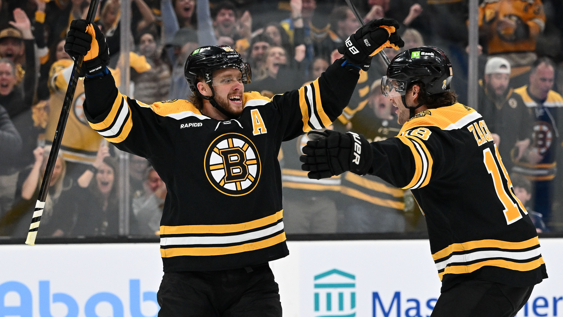 Boston Bruins forwards David Pastrnak, Pavel Zacha