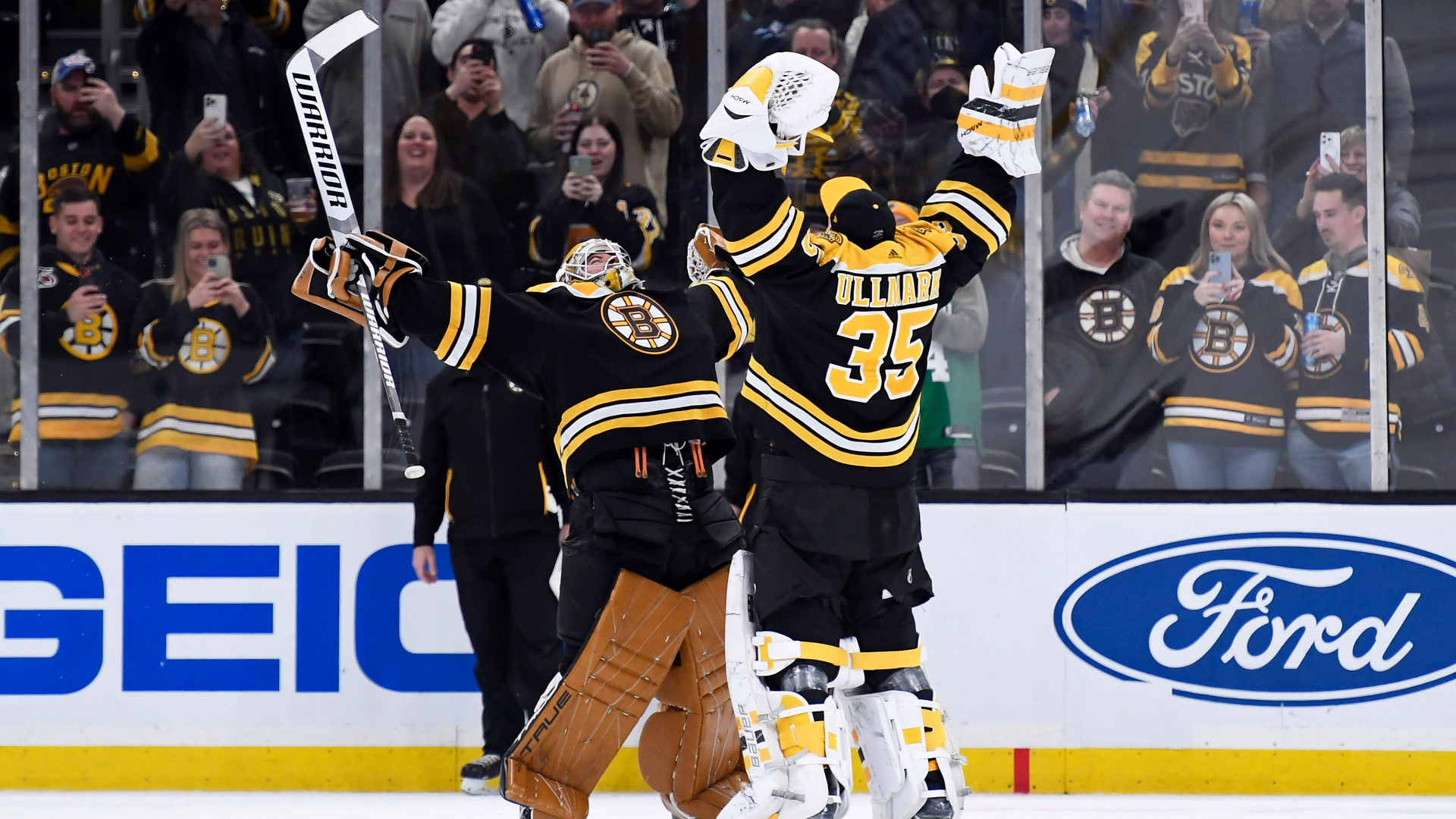 Boston Bruins goalies Jeremy Swayman, Linus Ullmark