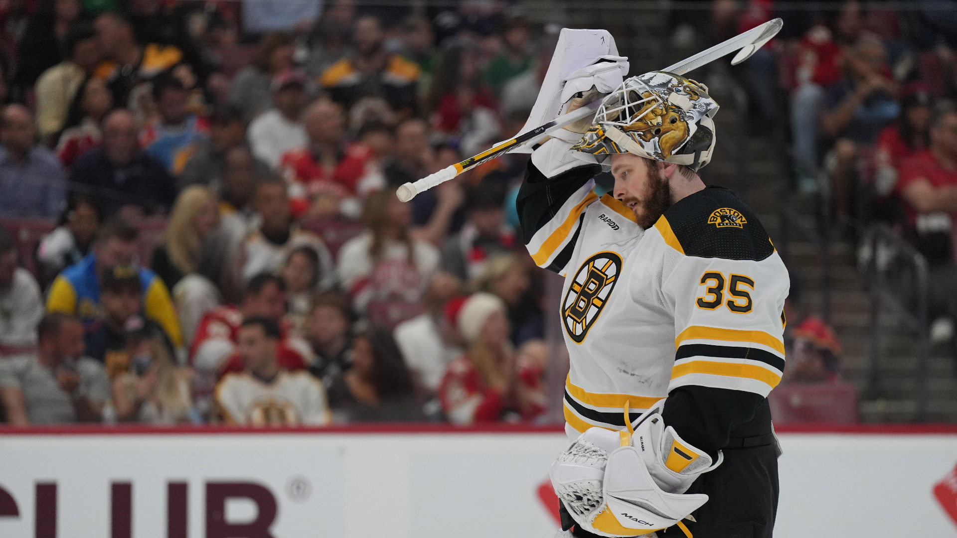 Boston Bruins goaltender Linus Ullmark
