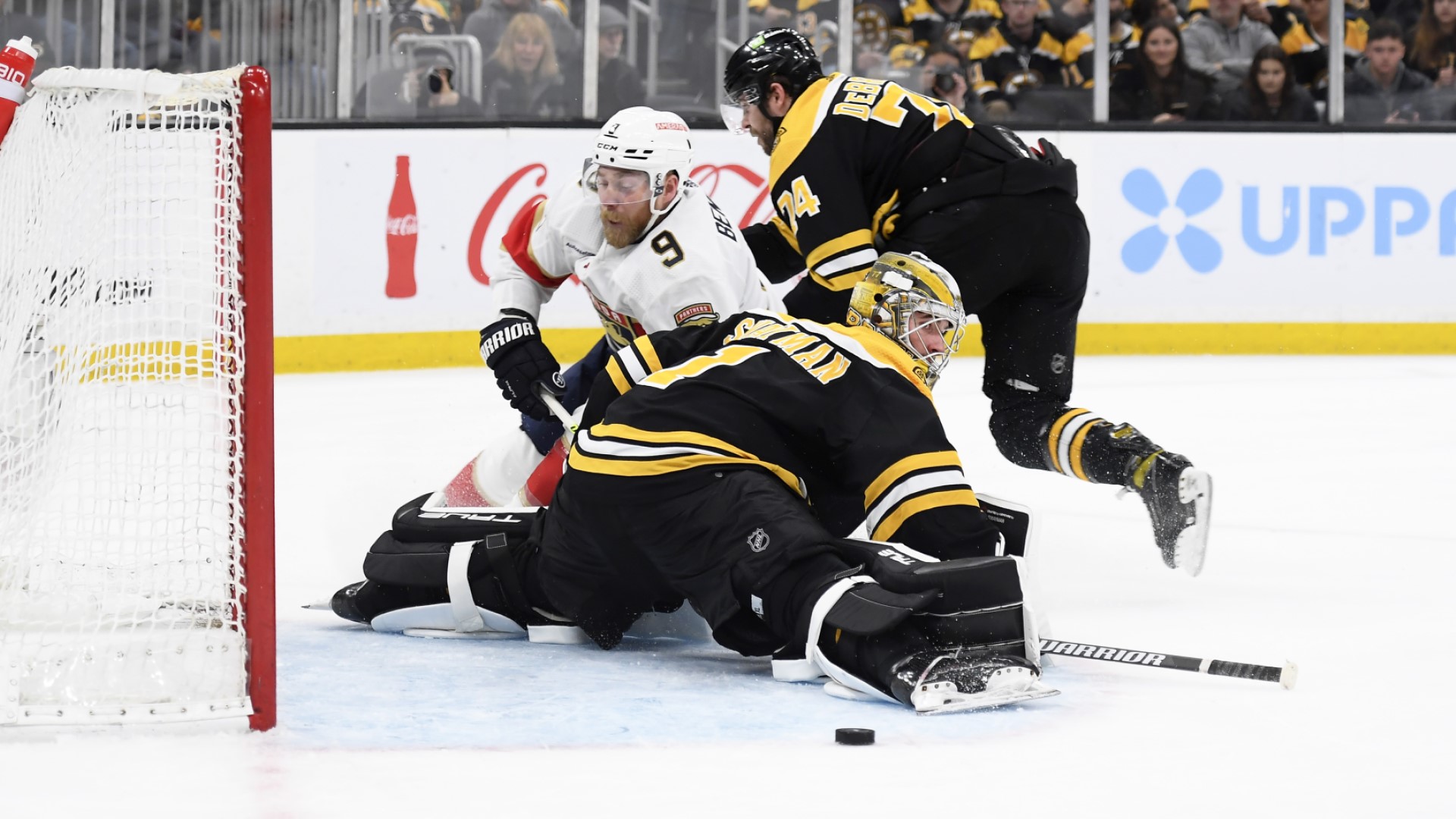 Boston Bruins goalie Jeremy Swayman