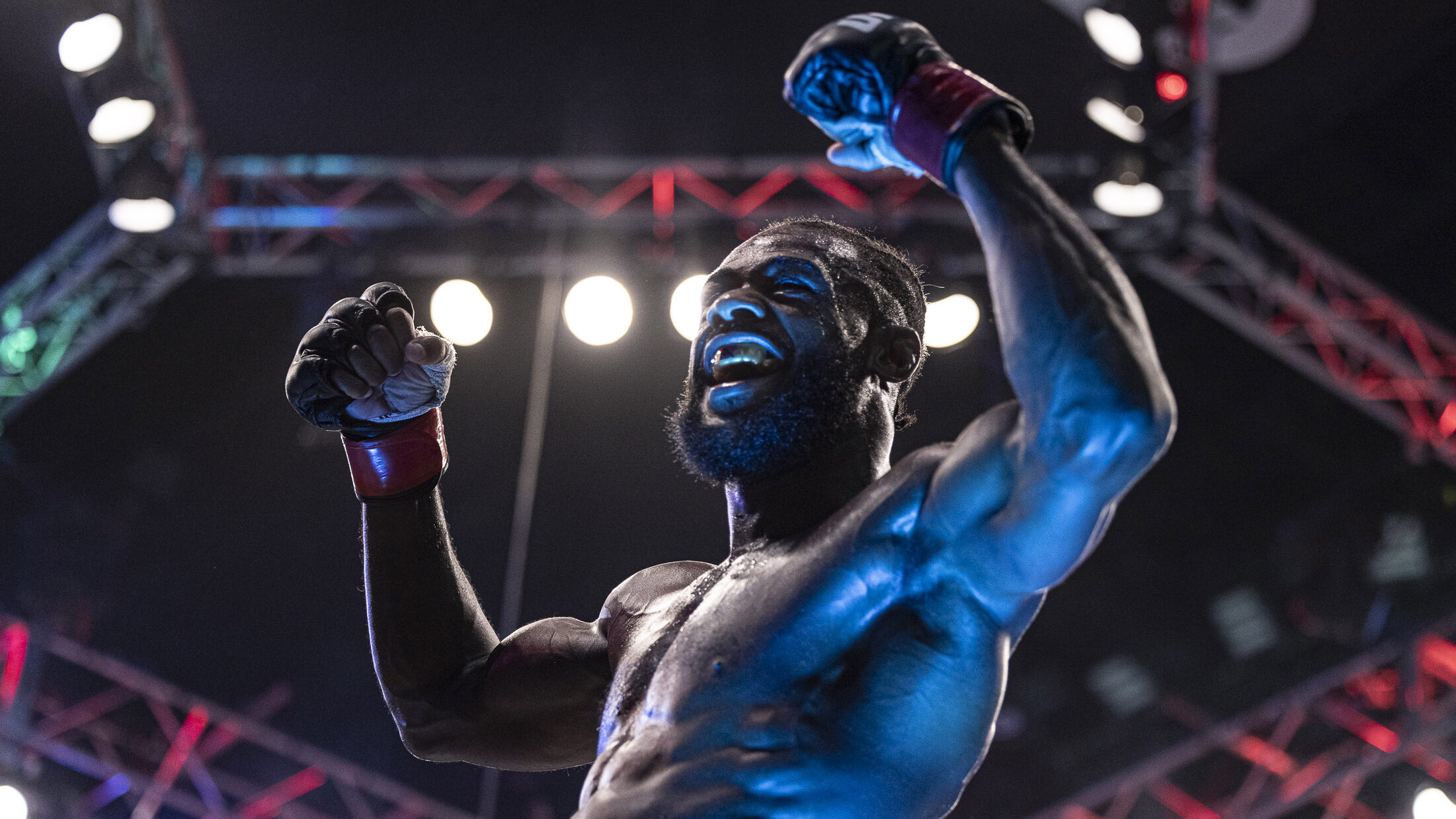 MMA: UFC 280-Sterling vs Dillashaw