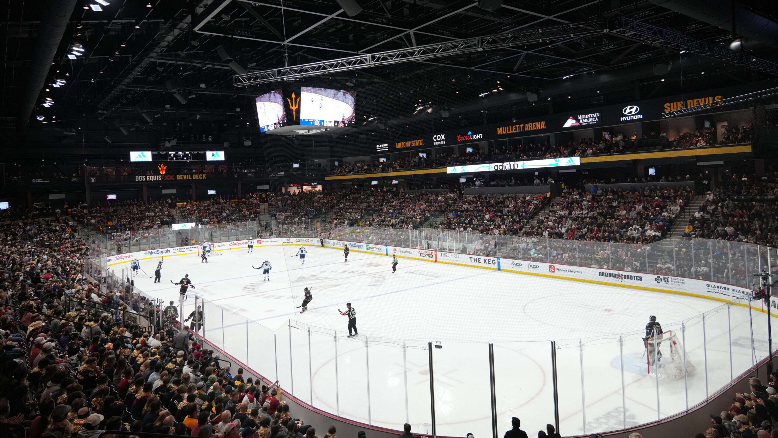 NHL: Winnipeg Jets at Arizona Coyotes