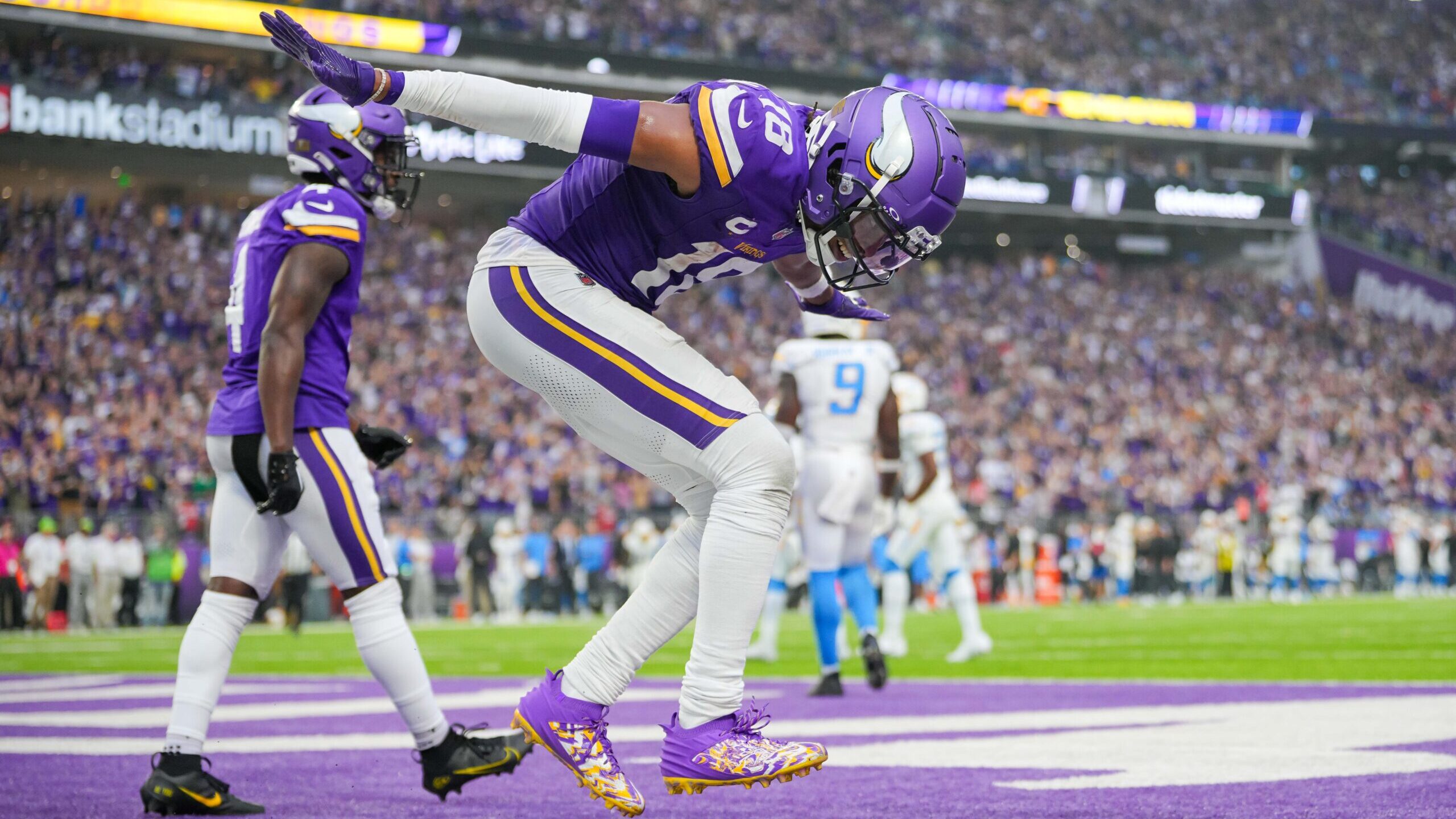 NFL: Los Angeles Chargers at Minnesota Vikings