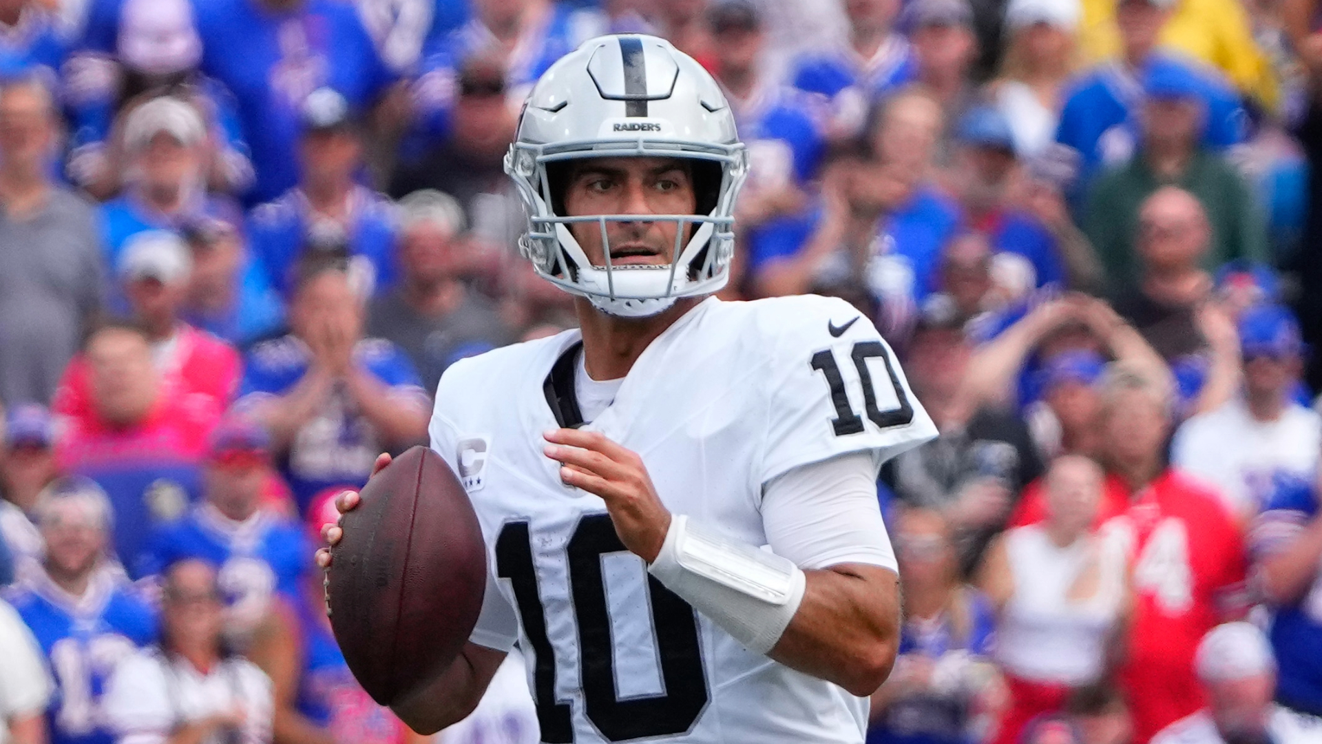 Las Vegas Raiders quarterback Jimmy Garoppolo