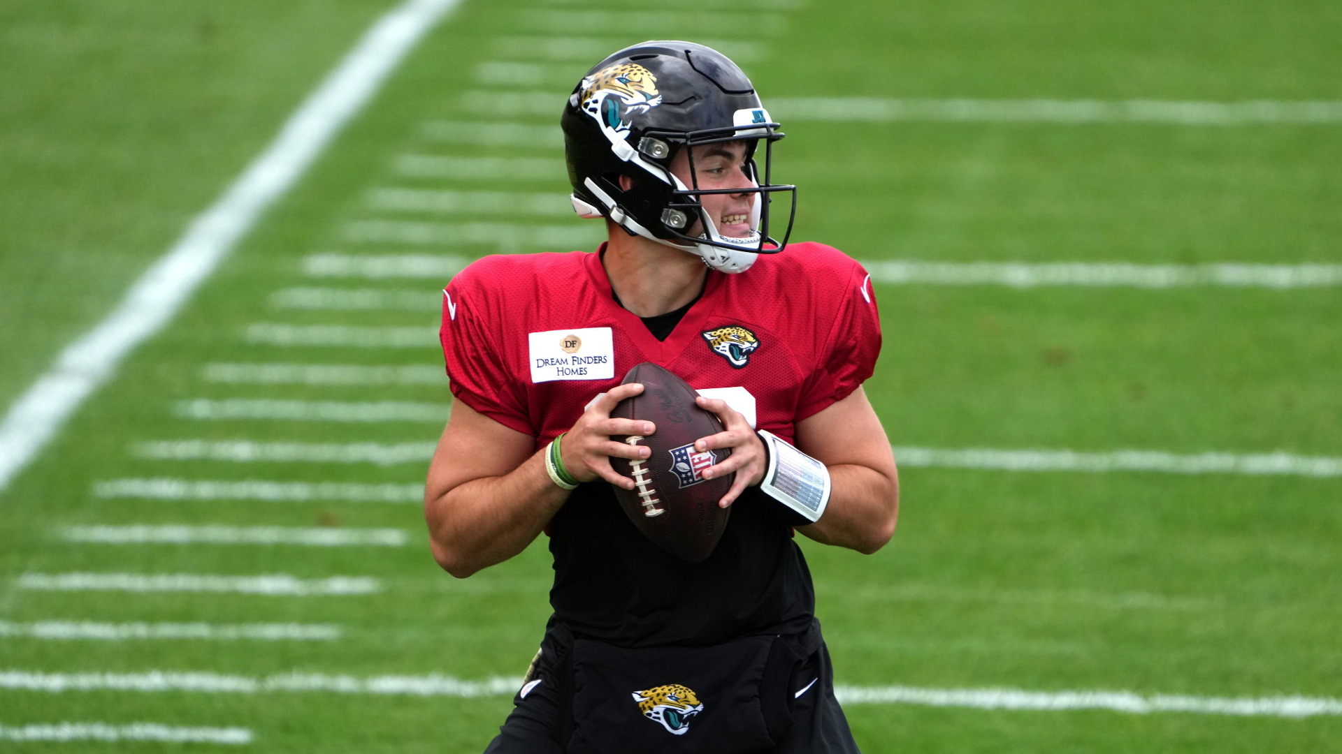 Doug Flutie Reacts To Patriots Claiming Fellow CFL Standout