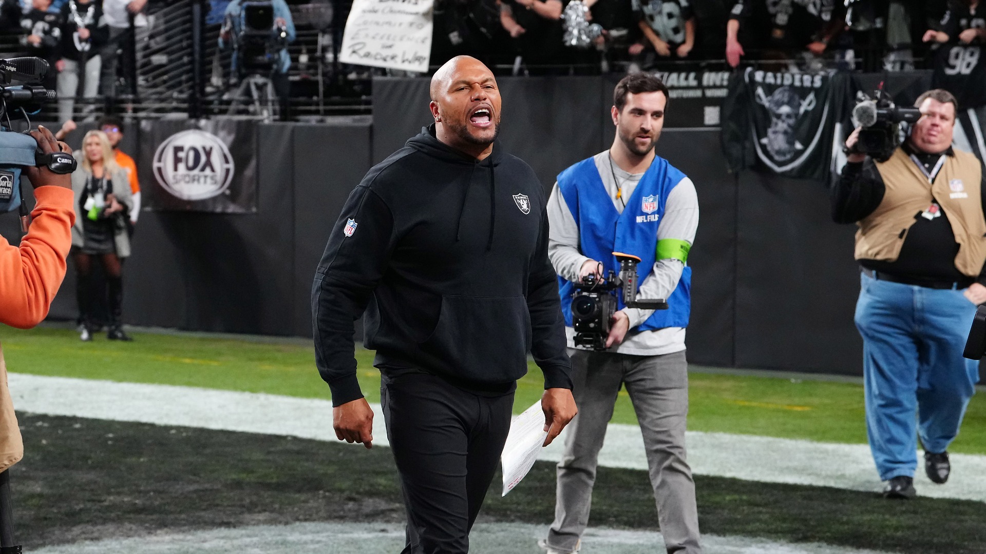 Las Vegas Raiders interim head coach Antonio Pierce