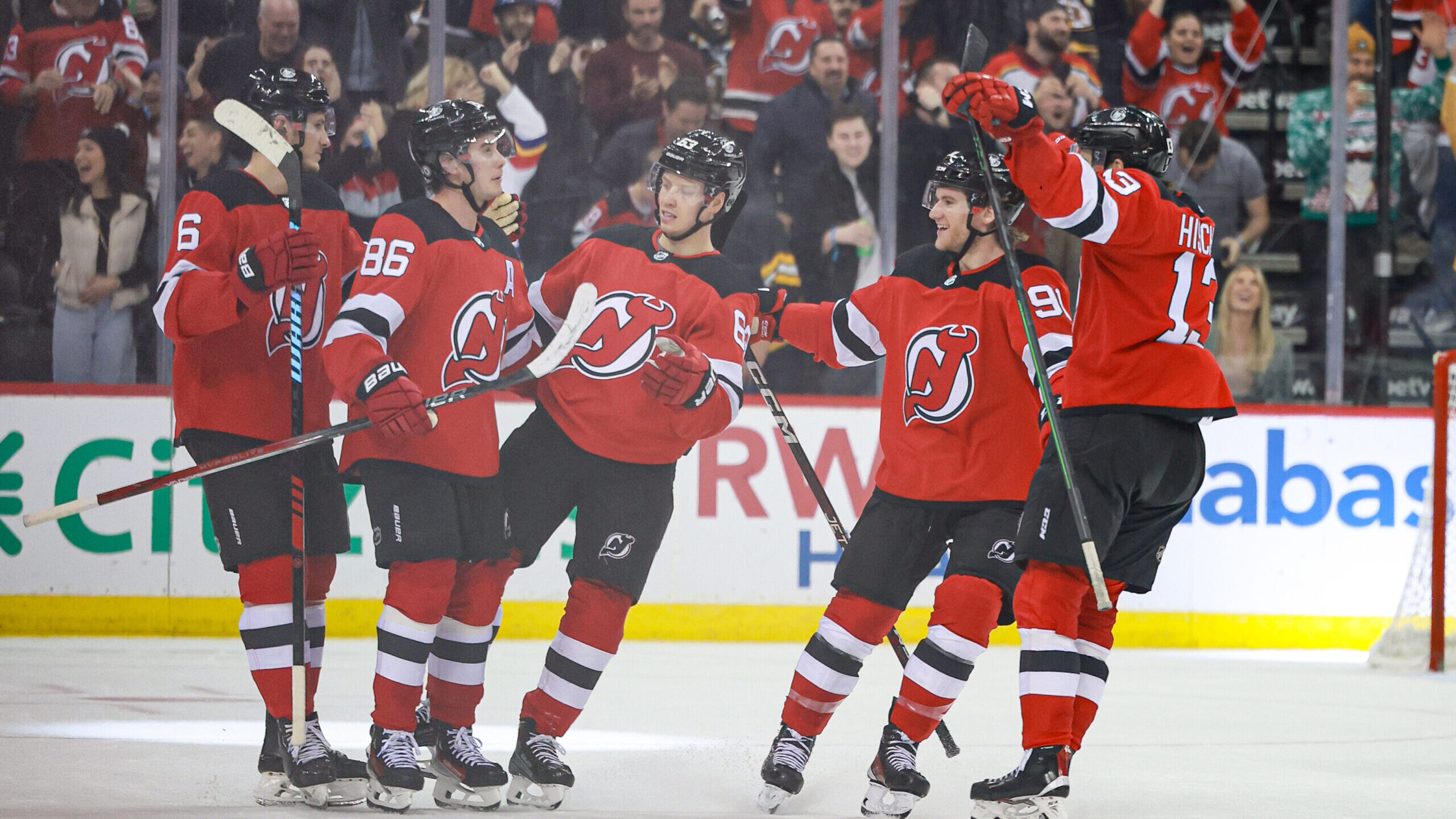 NHL: Boston Bruins at New Jersey Devils