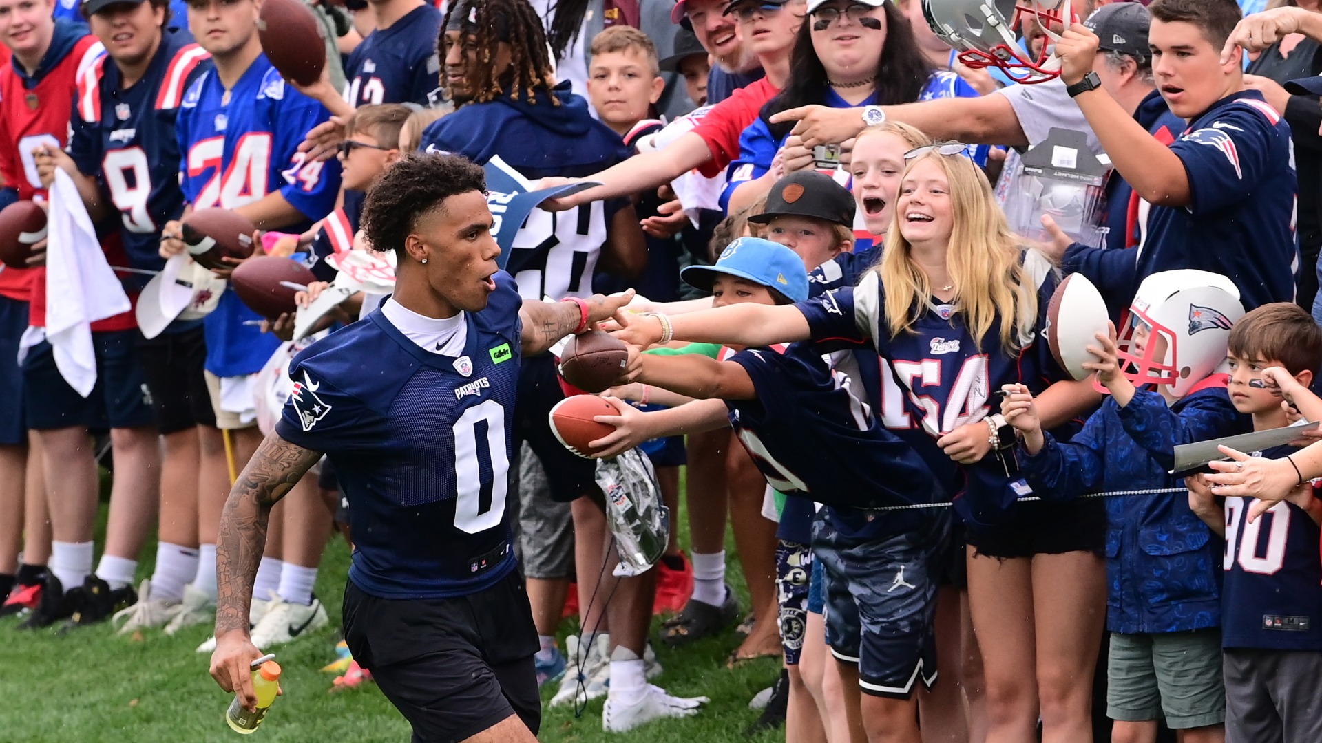 New England Patriots cornerback Christian Gonzalez