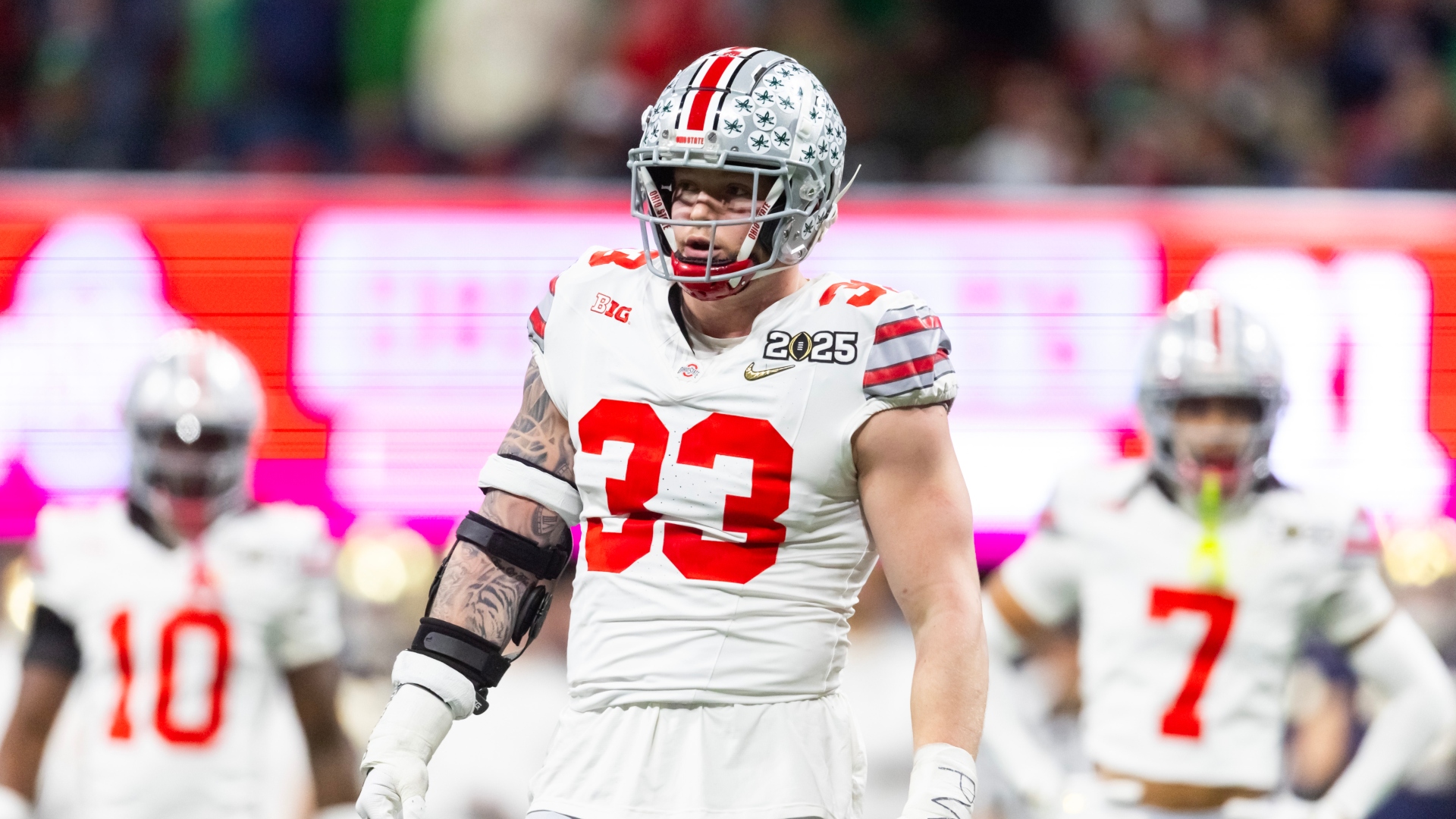 Ohio State Buckeyes defensive lineman Jack Sawyer