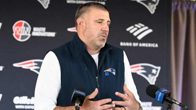 New England Patriots coach Mike Vrabel
