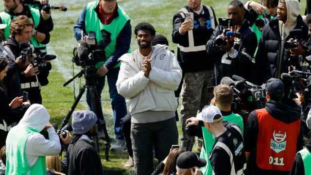 Cleveland Browns quarterback Shedeur Sanders