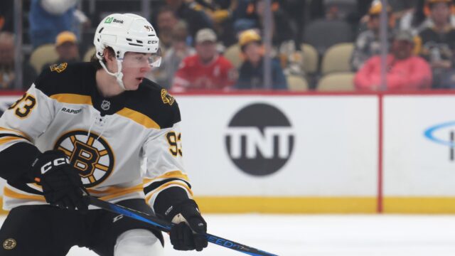 Boston Bruins forward Fraser Minten