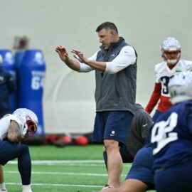 New England Patriots head coach Mike Vrabel