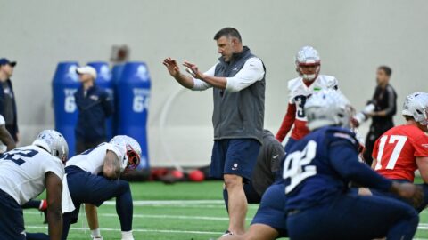 New England Patriots head coach Mike Vrabel