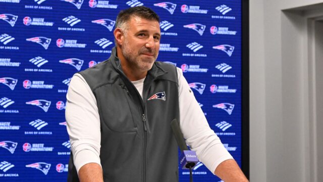 New England Patriots head coach Mike Vrabel