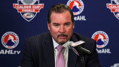 Hershey Bears head coach Todd Nelson
