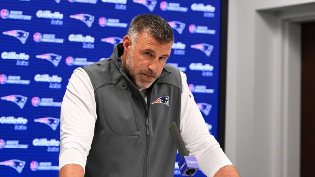 New England Patriots head coach Mike Vrabel